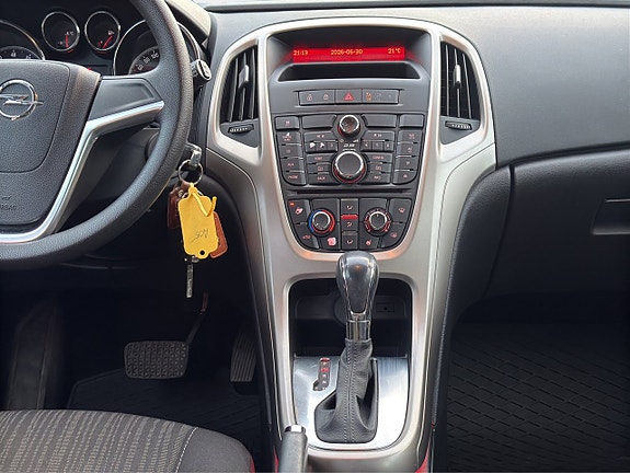 Opel Astra 18 of 25
