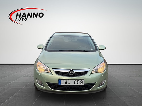 Opel Astra 8 of 25