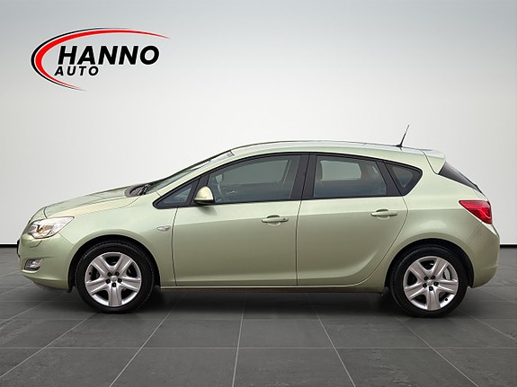 Opel Astra 2 of 5