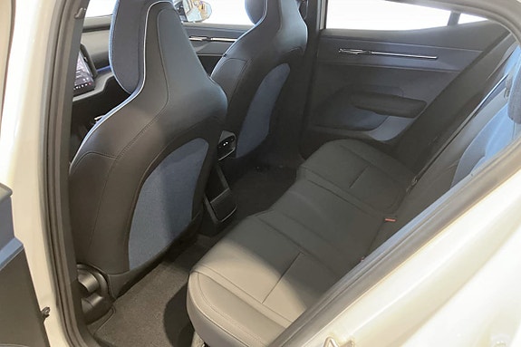 Volvo EX30 8 of 9
