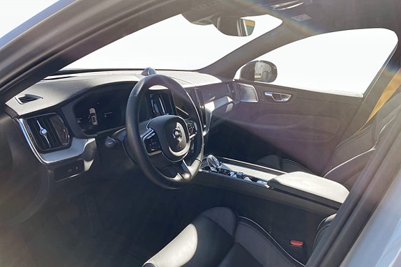 Volvo XC60 6 of 10