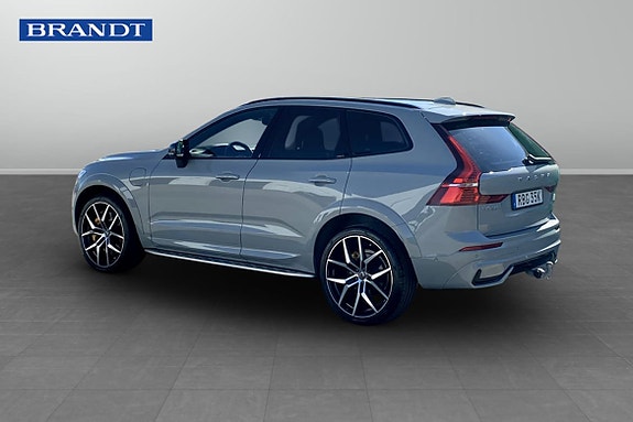 Volvo XC60 2 of 5