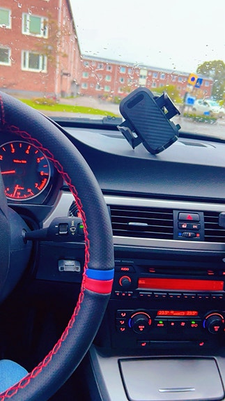 BMW 320i 5 of 5