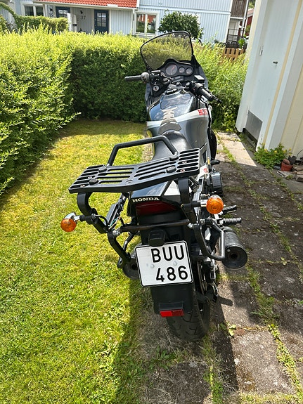 Honda VF 1000 F SC15 2 of 6