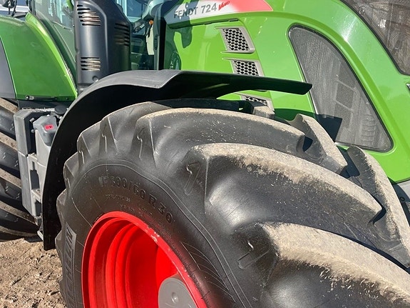 Fendt 724 S4 Profi Plus 7 of 11