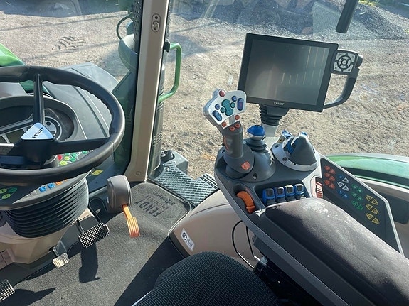 Fendt 724 S4 Profi Plus 9 of 11