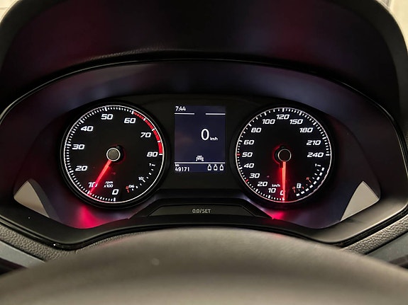 Seat Arona 13 of 22