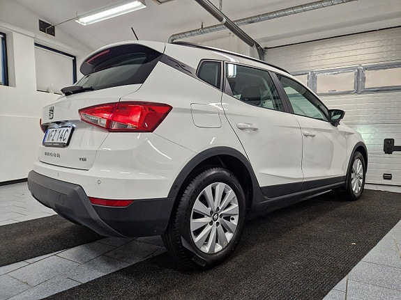 Seat Arona 2 of 19