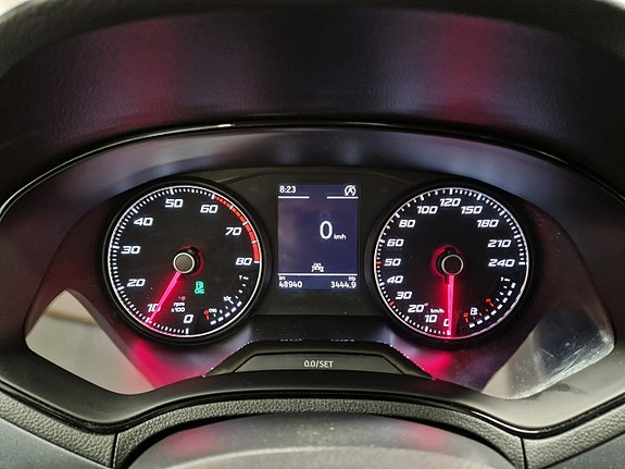 Seat Arona 11 of 19