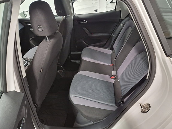 Seat Arona 10 of 19
