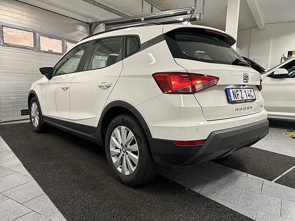 Seat Arona 4 of 22
