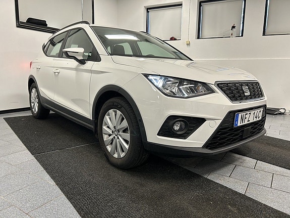 Seat Arona 3 of 22