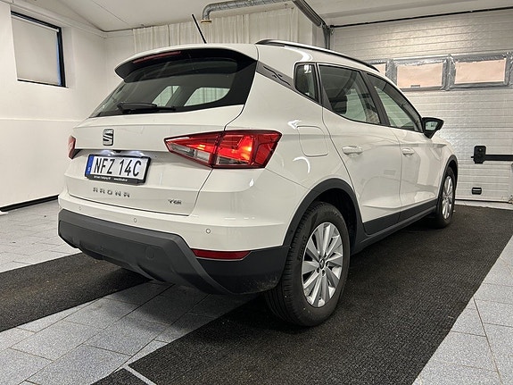 Seat Arona 2 of 22