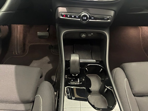 Volvo C40 13 of 16