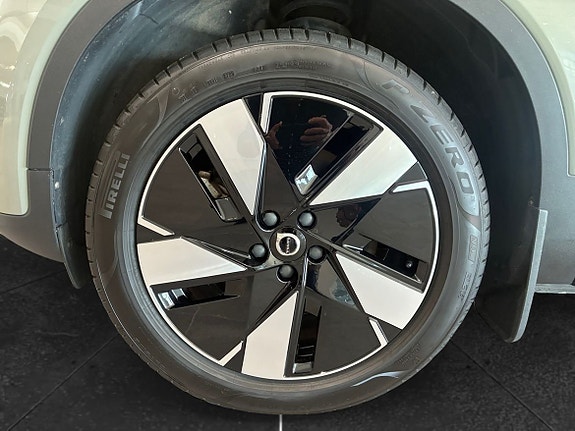 Volvo C40 10 of 16
