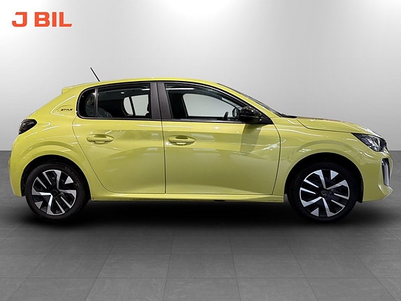 Peugeot 208 3 of 5