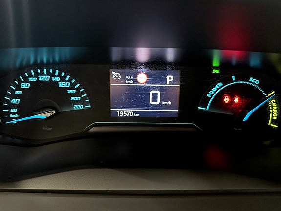 Peugeot 208 13 of 15
