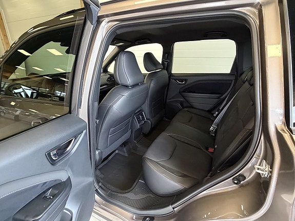 Subaru Forester 9 of 23