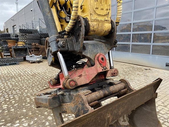 Komatsu PC290LC-11 9 of 10