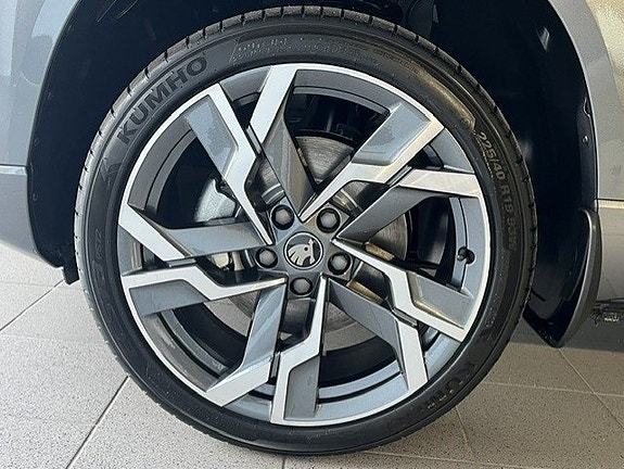 Skoda Karoq 6 of 13