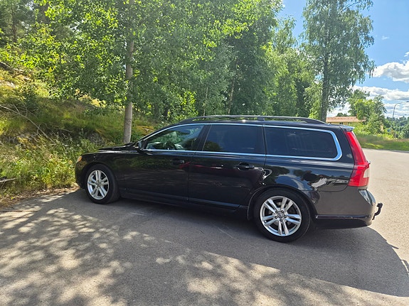 Volvo V70 4 of 5