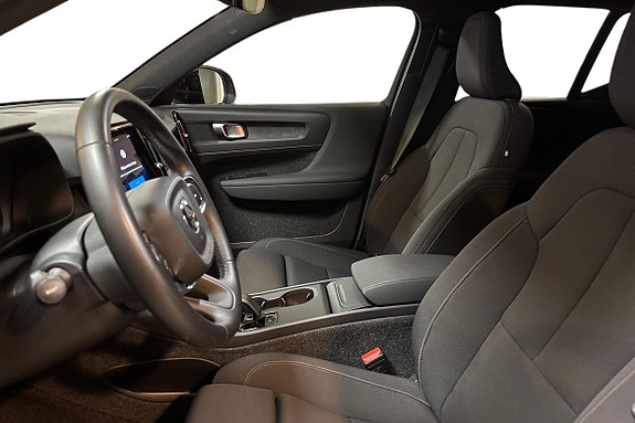 Volvo EX40 8 of 14