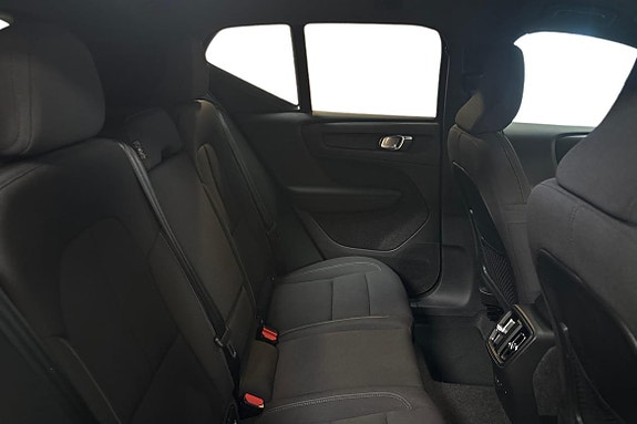 Volvo EX40 11 of 14
