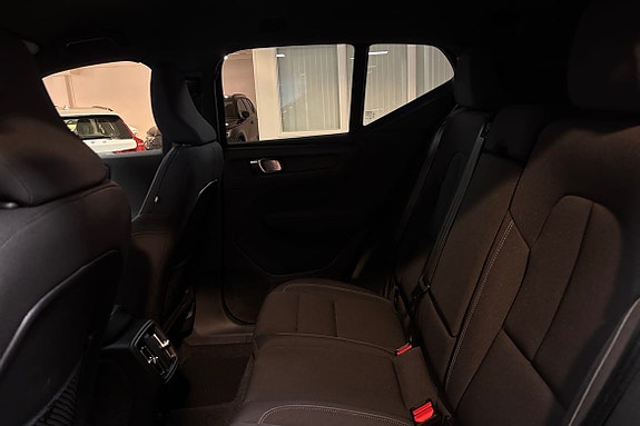 Volvo EX40 12 of 14