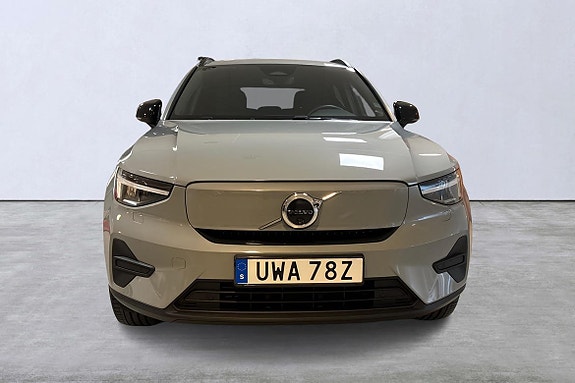 Volvo EX40 7 of 14