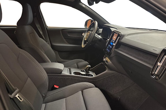 Volvo EX40 10 of 14