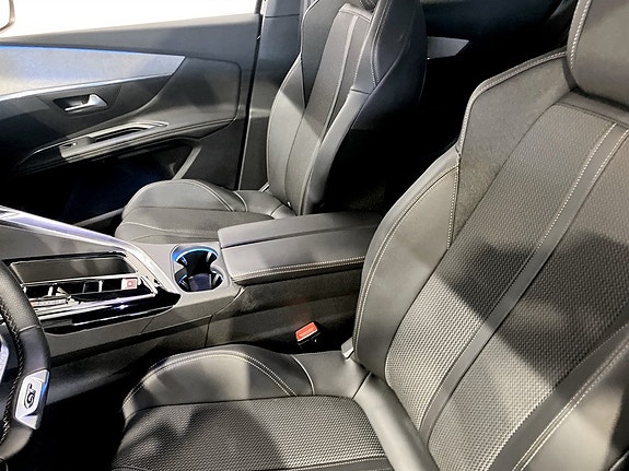 Peugeot 3008 7 of 15