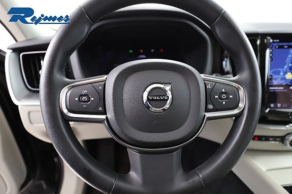 Volvo XC60 13 of 25