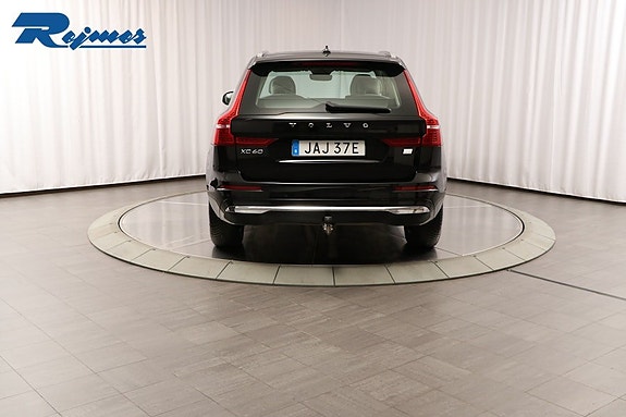 Volvo XC60 16 of 25