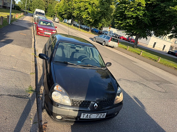 Renault Clio 2 of 7