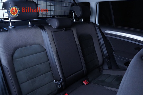 Volkswagen Golf Alltrack 9 of 12