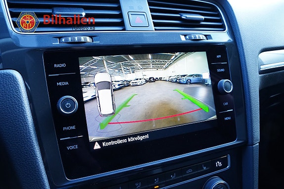 Volkswagen Golf Alltrack 10 of 12