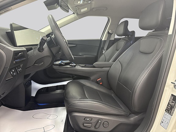 Kia EV6 8 of 15