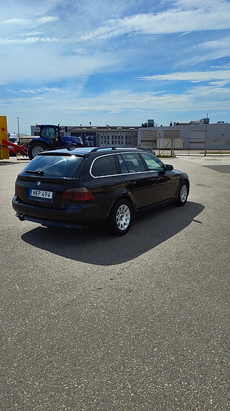 BMW 520d 3 of 5