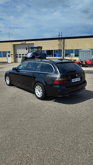 BMW 520d 2 of 5