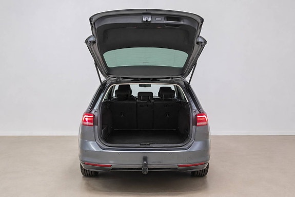 Volkswagen Passat 7 of 26
