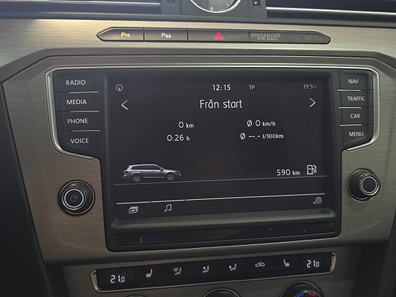 Volkswagen Passat 21 of 26