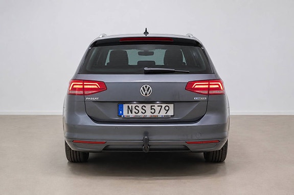 Volkswagen Passat 6 of 26