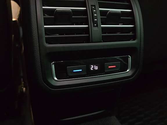 Volkswagen Passat 25 of 26