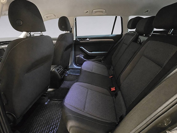 Volkswagen Passat 26 of 26