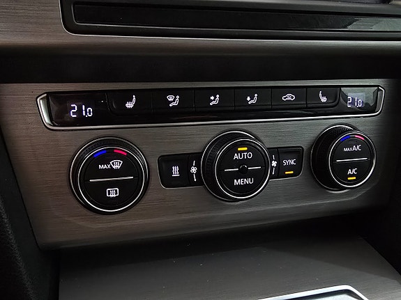 Volkswagen Passat 22 of 26