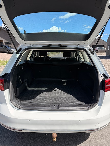 Volkswagen Passat 3 of 5