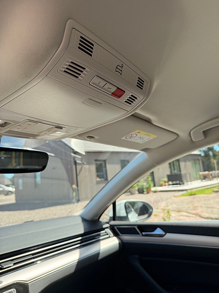 Volkswagen Passat 15 of 19