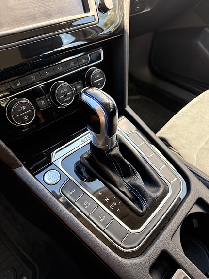 Volkswagen Passat 14 of 19