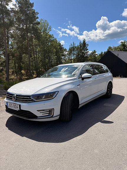 Volkswagen Passat 17 of 19