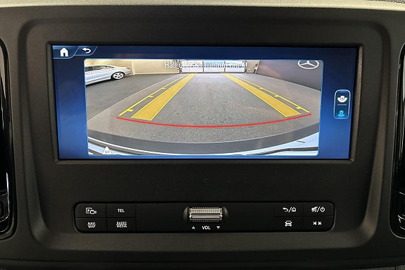 Mercedes-Benz eVito Tourer 14 of 17